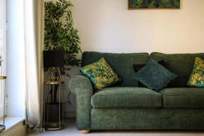 The Quays - 3 Bedroom Townhouse near City Centre with Free Parking, Nottingham